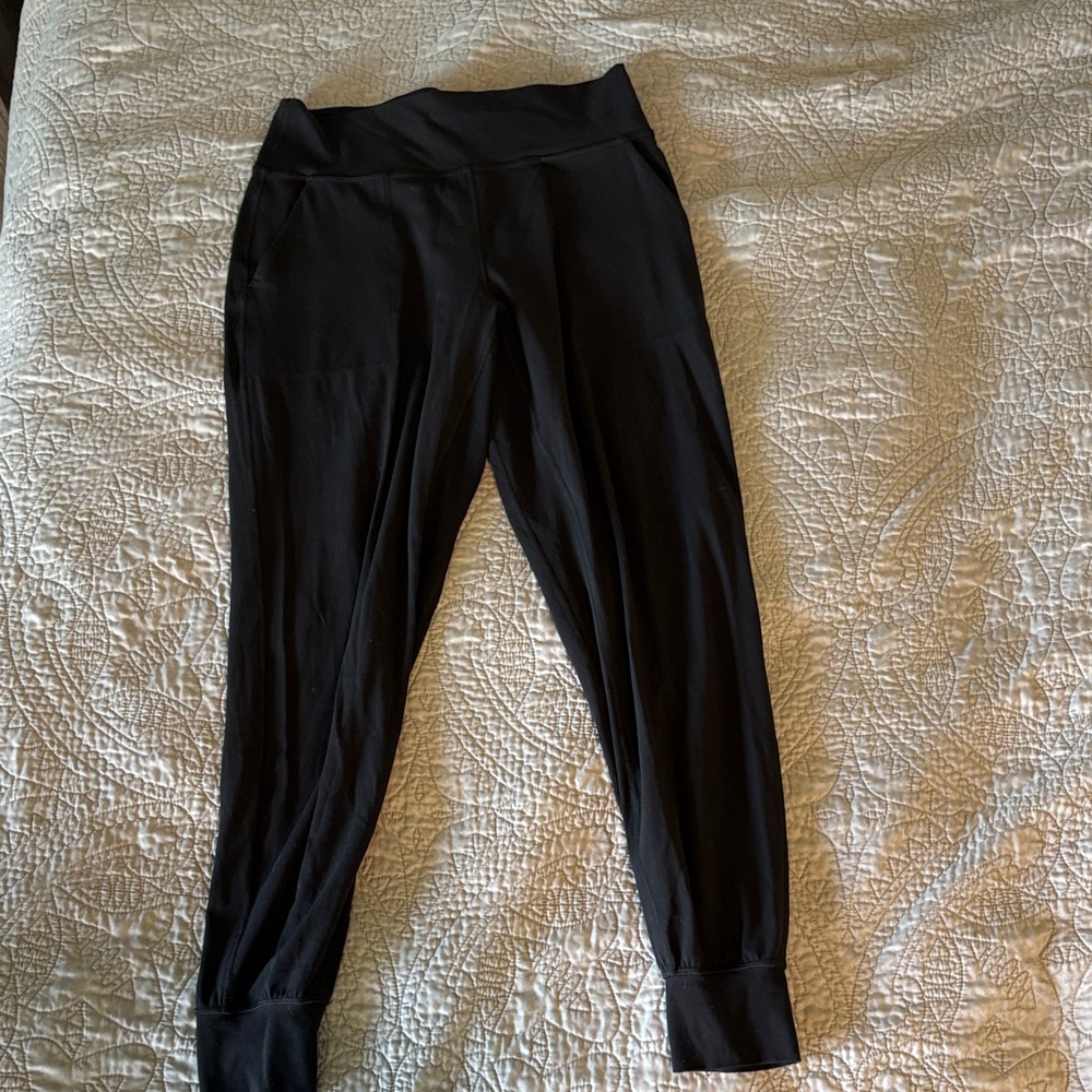 Lululemon Align Joggers - Picture 2 of 8